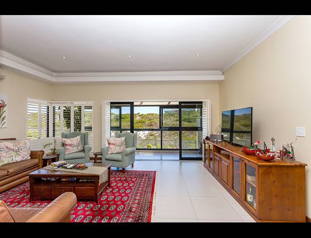 5 BEDROOM HOUSE FOR SALE IN BIG BAY